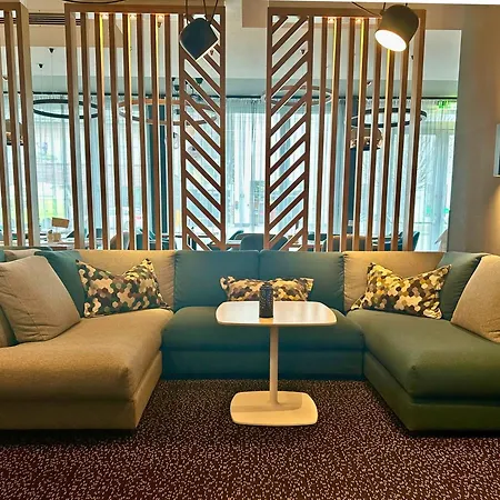 Szálloda - By Ihg 4*