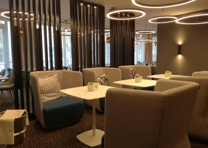 Hotel - By Ihg