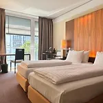 Hotell - By Ihg Salzburg