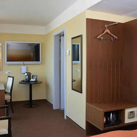 Hotel - By Ihg Solnohrad