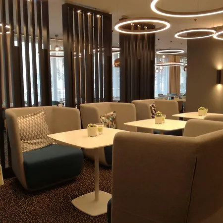 Hotel - By Ihg
