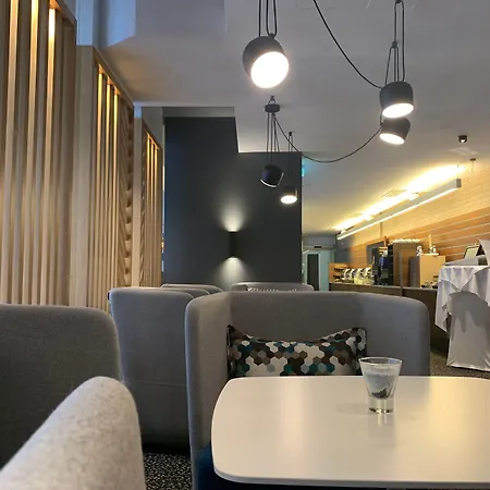 - By Ihg Hotel Salzburgo