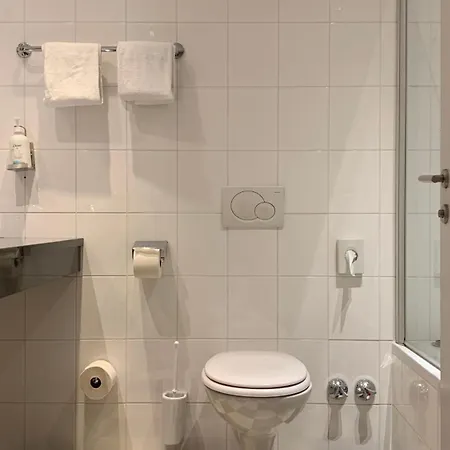 - By Ihg Отель Зальцбург