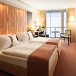 - By Ihg 4*