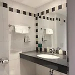 فندق هوليداي إن سيتي 4*