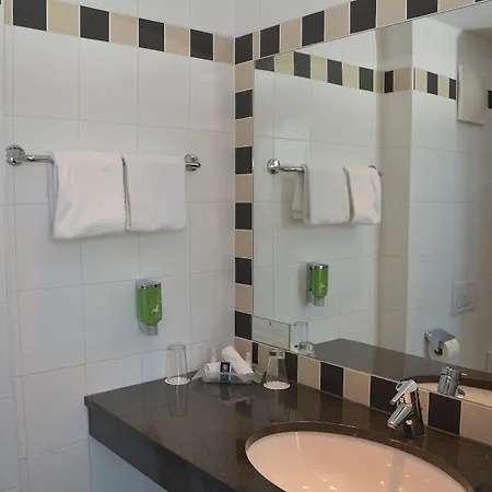 - By Ihg Szálloda 4*