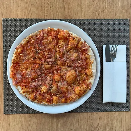 - By Ihg Szálloda Salzburg