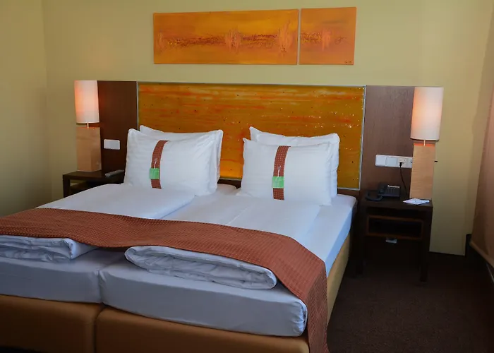 - By Ihg Hotell