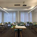 מלון - By Ihg